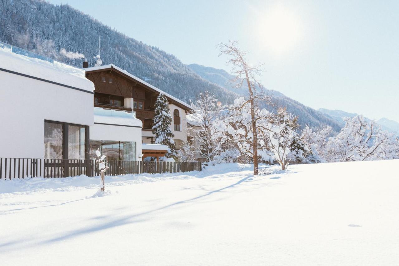 Gartenhotel Linde 4 Sterne Superior Ried im Oberinntal Exterior foto
